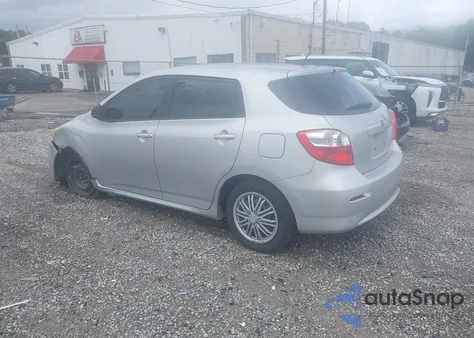 2011 Toyota Corolla Matrix z USA, uszkodzony, nr VIN 2T1KU4EE1BC540071